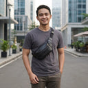 Aturan Pakai Waist Bag Pria Tanpa Merusak Outfit